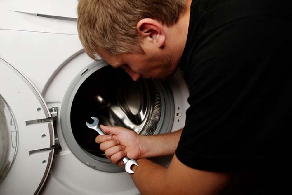 چرا ماشین لباسشویی دچار لرزش و سر و صدا می شود؟